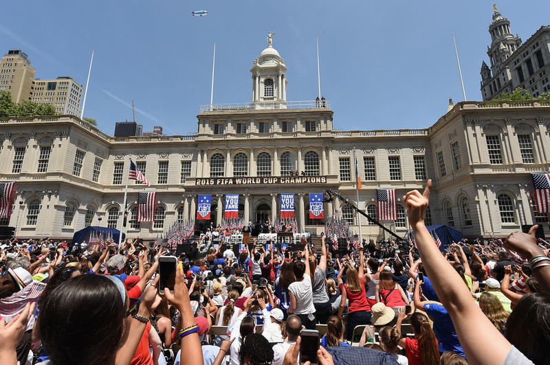 Illustration for article titled Scenes From The USWNT's Victory Parade